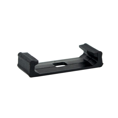 RIS9336_1-1 Gancio per involucro plastica nero per copertura riscaldatore a gasolio, dettaglio primo piano