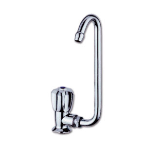 RUB2120A_1-1 Rubinetto singolo sinistro Chrome abbattuto, mostra la sua compattezza e il design salvaspazio per camper