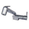 RUB3020_1-1 Miscelatore doccetta estraibile cromato installato in un lavello da camper, con rubinetto flessibile.