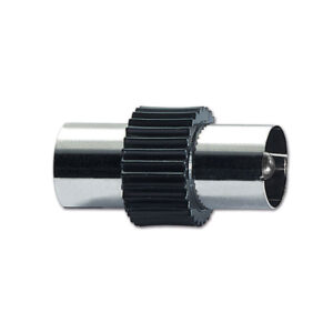 Dettaglio del connettore coassiale M/M in ottone per cavi antenna camper.
