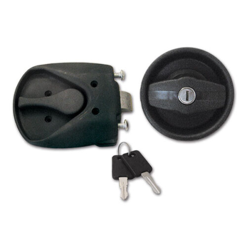 Dettaglio della serratura 1064 completa nera installata su porta camper, con maniglia e cilindro visibili.