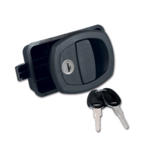SRT1206_1-1 Serratura Nano completa nera installata su portellone di camper, vista frontale del meccanismo di chiusura