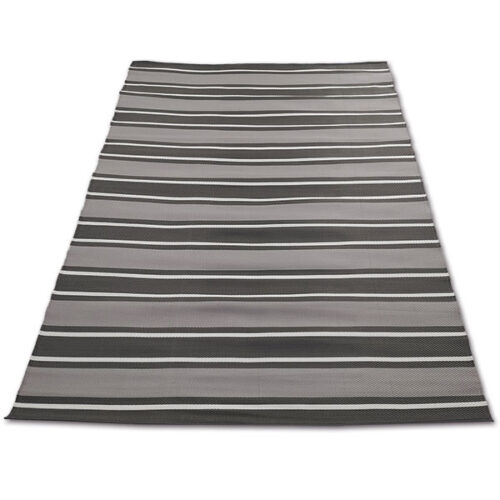 STM655_1-1 Stuoia KEEP CAMP in polipropilene 250x550 cm stesa su erba, ideale per camper e caravan.