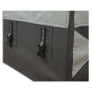 TCM355_6-1 Immagine frontale della Camper Cover 12 M che protegge il muso del camper.