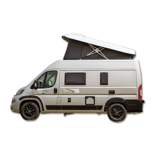 TPR101_1-1 Tetto a soffietto Sky Up bianco installato su Fiat Ducato, vista laterale in campeggio