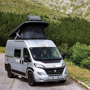 TPR104_4-1 Tetto a soffietto Sky Up chiuso sul Fiat Ducato, integrato nel design del veicolo