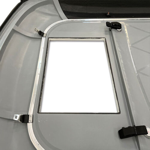 TPR907_1-1 Dettaglio della predisposizione per oblò, accessorio essenziale per il montaggio di aperture sul tetto del camper.
