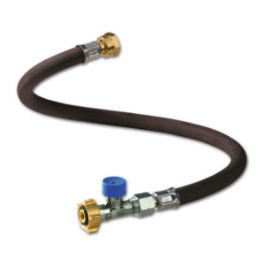 TUB434_1-1 Dettaglio della manichetta alta pressione FR GOK da 450 mm con raccordi e valvola di sicurezza per camper e caravan.