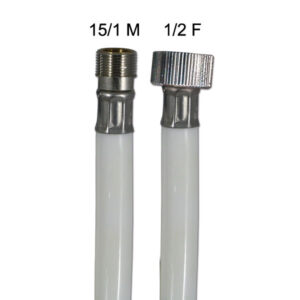 TUB5153B_2-1 Immagine del Tubo PVC bianco in un contesto di installazione, mostrando la sua integrazione in un sistema doccia per camper o caravan.