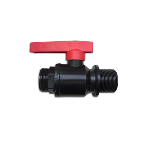 VAL255N_1-1 Valvola sfera nera Ø 1"1/4 installata in un impianto idraulico per camper, per il controllo del flusso d'acqua.