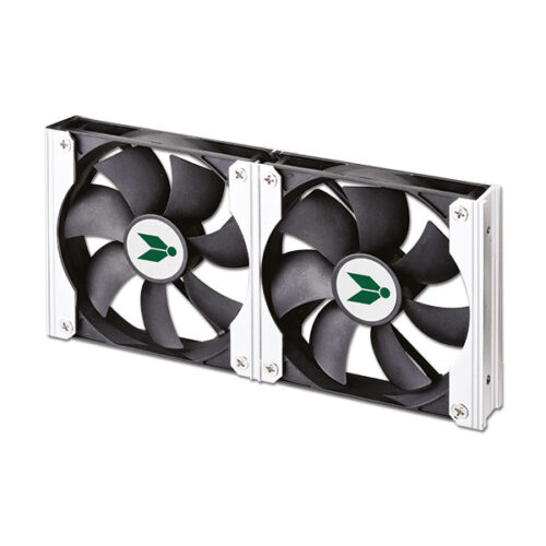 VEN02_1-1 Ventole frigo VENTO NG 120 BRUNNER S.R.L. con pannello, installate su camper per migliorare il raffreddamento.