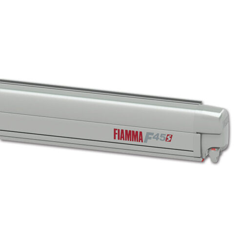 Tendalino FIAMMA S.P.A. F45 S 260 Titanium Royal Grey installato su camper bianco, vista laterale
