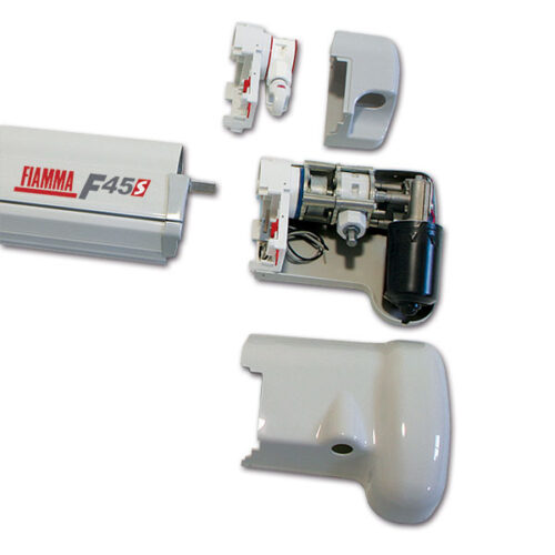 Primo piano del Motor Kit F45S Titanium installato su una veranda Fiamma, mostrando il design compatto e l'integrazione.