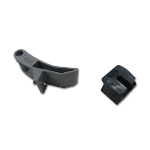 Kit Side Tristor installato su tendalino FIAMMA, offre protezione laterale e privacy per il camper.