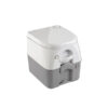 Dettaglio della toilette portatile Dometic 976, vista laterale che mostra i serbatoi separabili per la pulizia.