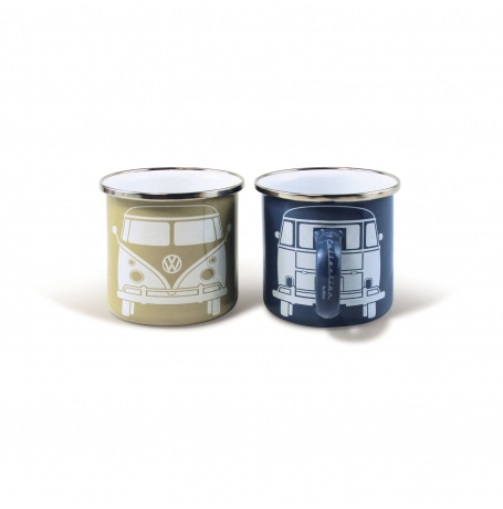 vignette_produit Set di 2 tazze VW smaltate Combi Legendary Beige e Blu da 350 ML, mostrate in un ambiente esterno di campeggio