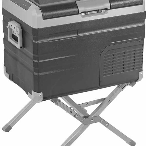 Telaio portafrigo Cooler Up aperto e pronto all'uso, con frigo portatile posizionato sopra, in ambiente esterno.