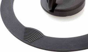 Dettaglio del rivestimento antiaderente nero del set Carezza Magnetogrip