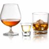 Dettaglio dei bicchieri grappa Graps impilabili, mostrando la loro praticità e il design compatto per l'interno del veicolo.