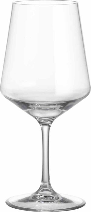 0830213N.C71_1 Un set di Bicchieri Wineglass Tritan in un ambiente camper, mostrando la loro trasparenza e robustezza.
